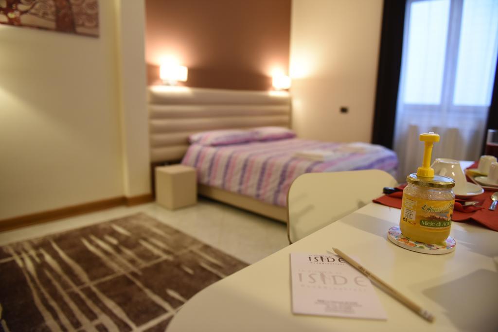 B&B La Dimora Di Iside เบเนเวนโต ห้อง รูปภาพ